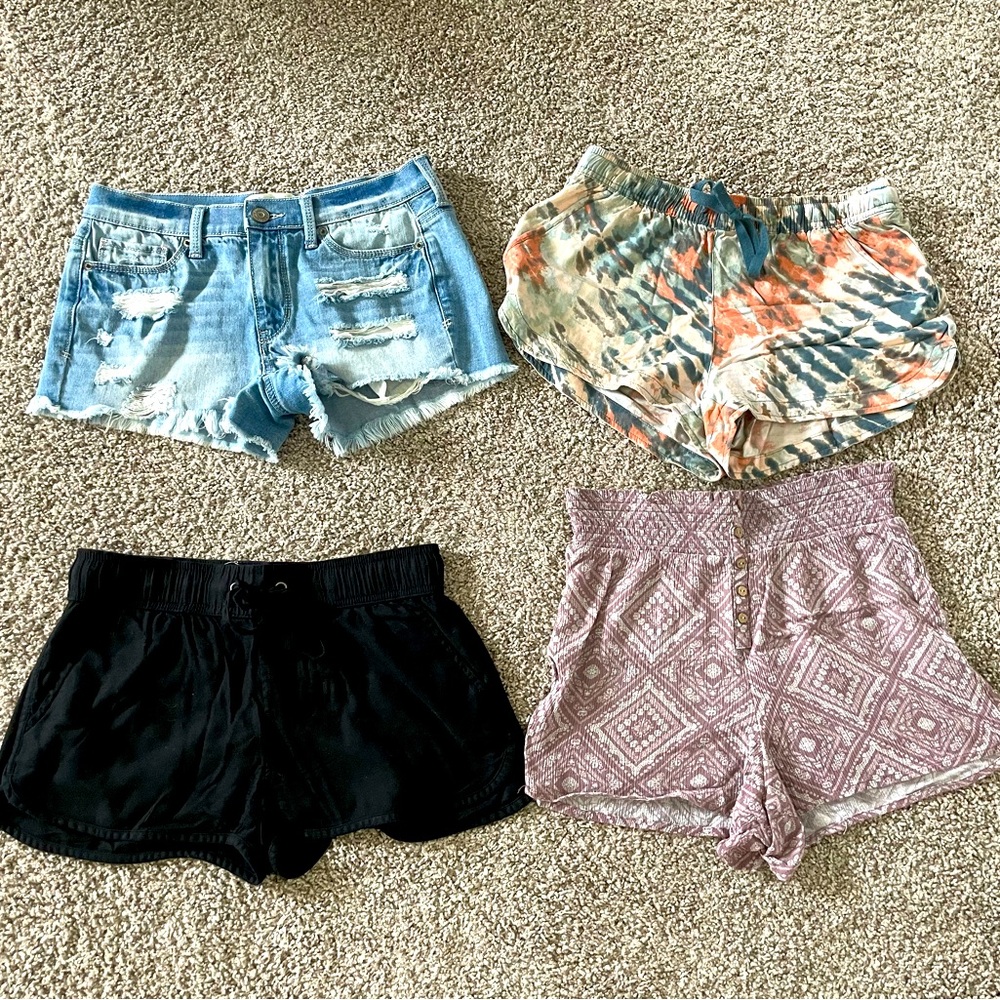 Junior’s shorts lot size small